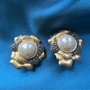 Stamped Gold-Tone Pearl Heavy  Floral Clip-On   Earrings